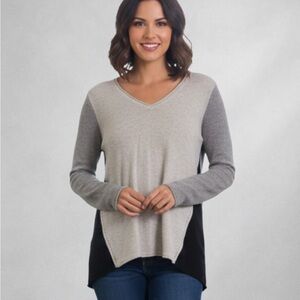 Max Studio 100% Cashmere Colorblock V-Neck Sweater M Gray Black White Soft Luxe